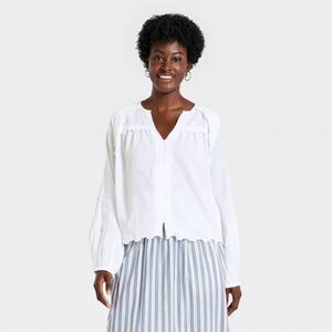 Women's Long Sleeve Scalloped V-Neck Button-Up Blouse - Universal Thread White L